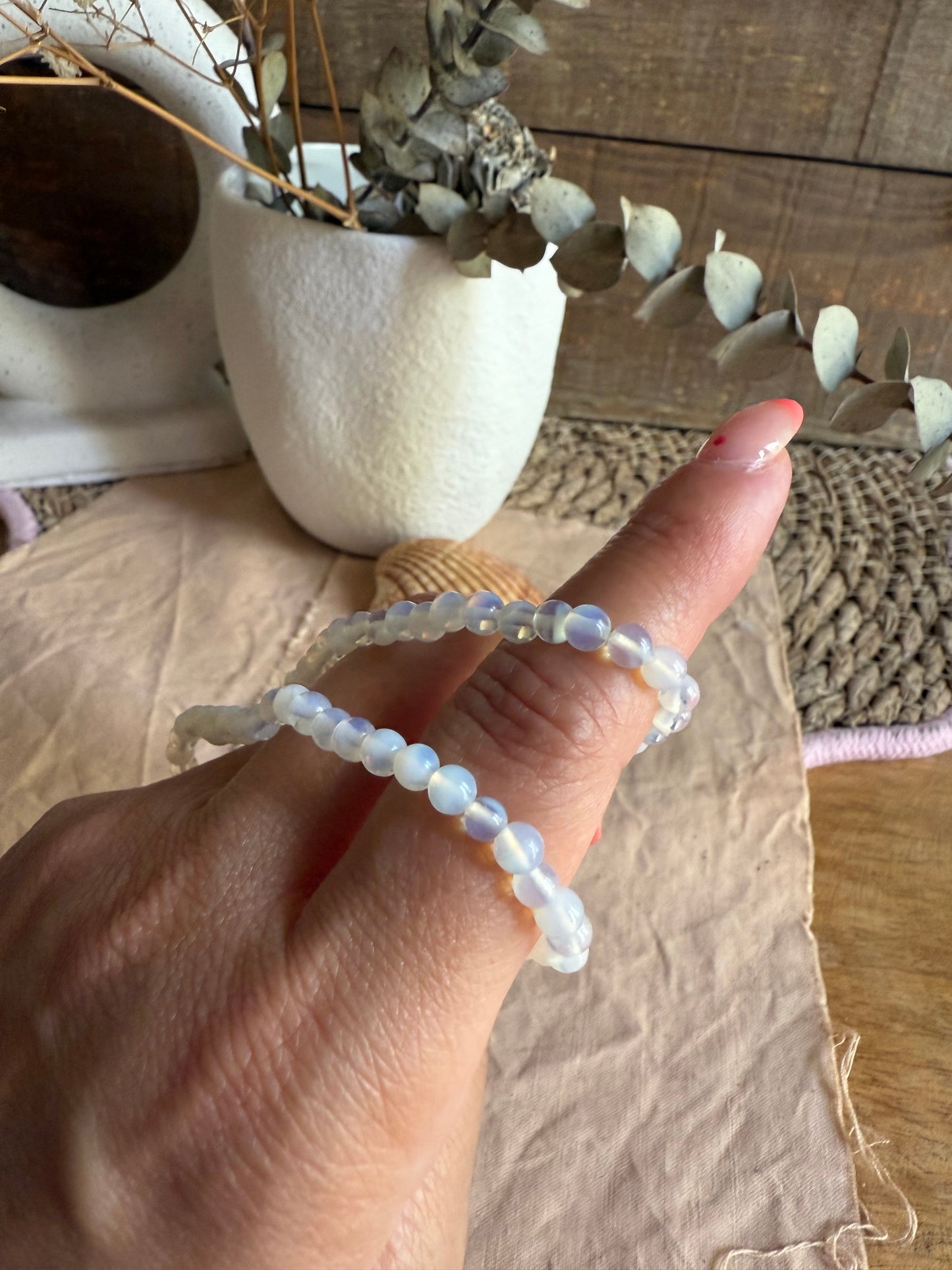 Pulsera Opalina 4mm (Felicidad y Serenidad)