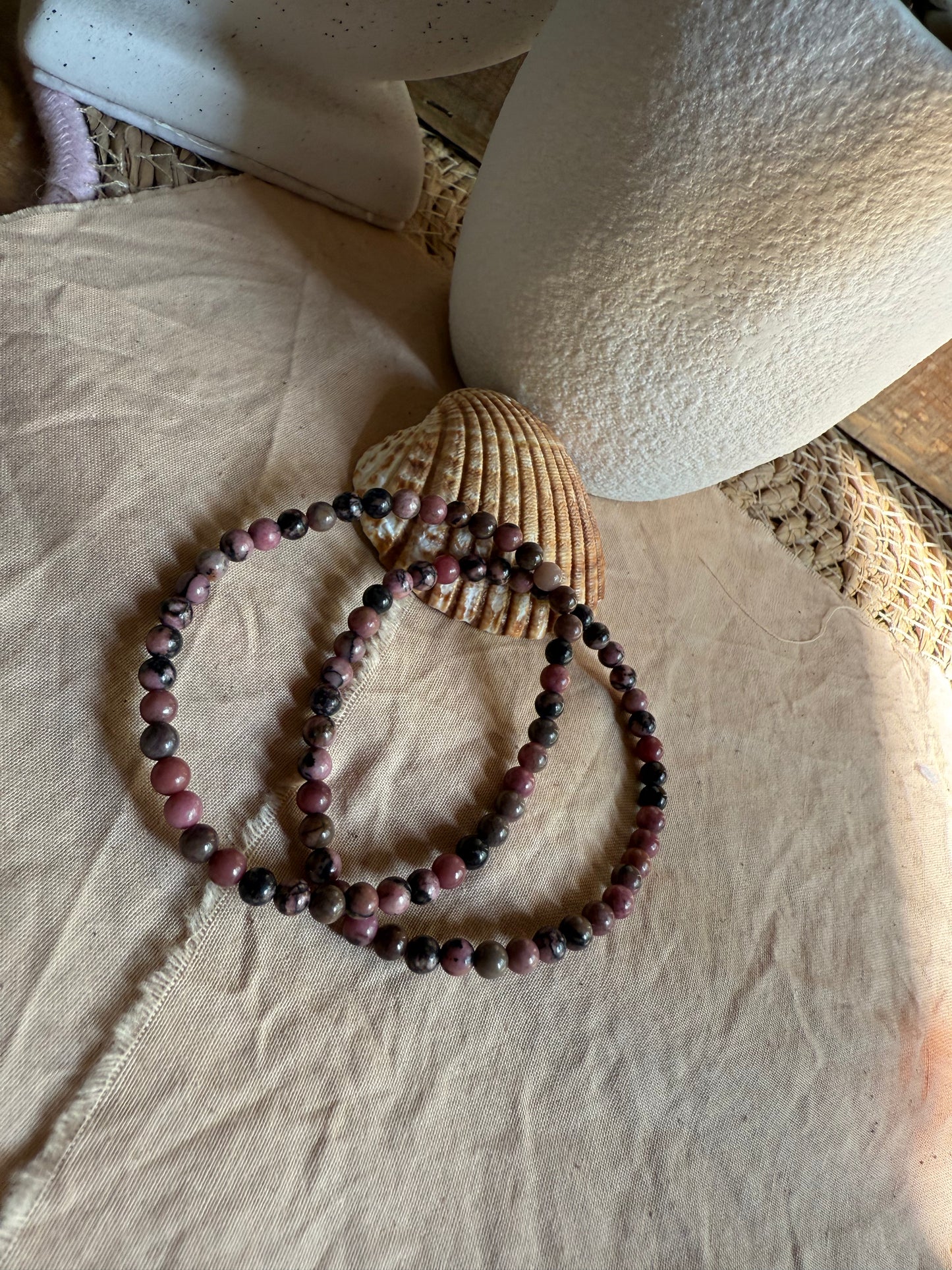 Pulsera de Rodonita 4mm (Perdón, Compasión y Sanación Emocional)